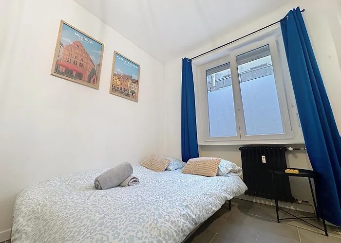 Le Proche Gare Apartment *